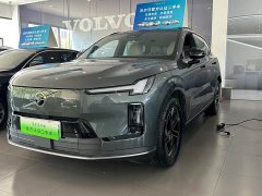 Volvo XC70 Plug-in Hybrid 2026 AWD Extended Range Core - ფოტო 1