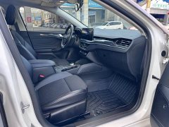 Ford Focus Hatchback EcoBoost 180 Automatic Trend - ფოტო 4