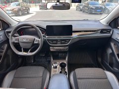 Ford Focus Hatchback EcoBoost 180 Automatic Trend - ფოტო 5