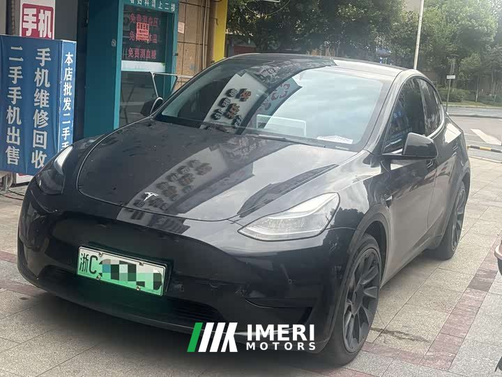 Tesla Model Y Rear-Wheel Drive