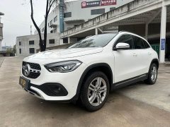 Mercedes-Benz GLA 200 - ფოტო 1