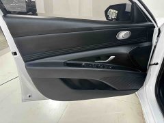 Hyundai Elantra 1.5L CVT GLX Elite - ფოტო 8