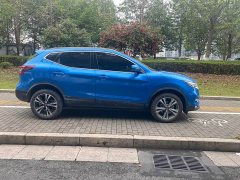 Nissan Qashqai 2.0L CVT Luxury - ფოტო 4