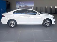 Volkswagen Bora 200TSI DSG Comfort Navigation Edition - ფოტო 3