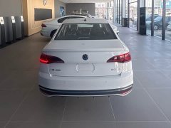 Volkswagen Bora 200TSI DSG Comfort Navigation Edition - ფოტო 4