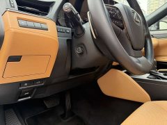 Lexus ES 300h Premium Edition - ფოტო 14