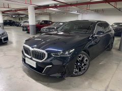 BMW 5 Series 530Li Luxury M Sport Package - ფოტო 1