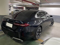 BMW 5 Series 530Li Luxury M Sport Package - ფოტო 4