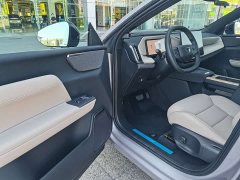 Volvo XC70 Plug-in Hybrid Two-Wheel Drive Long Range Core - ფოტო 12