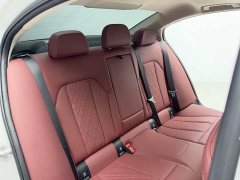 BMW 3 Series 320i M Sport Package - ფოტო 15