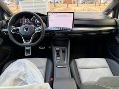 Volkswagen Golf 2025 300TSI R-Line - ფოტო 11