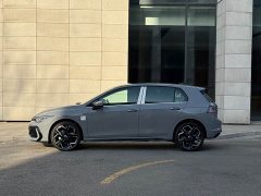 Volkswagen Golf 2025 300TSI R-Line - ფოტო 4