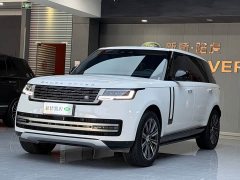 Land Rover Range Rover 3.0 L6 400PS Prestige Seven-Seat Extended Wheelbase - ფოტო 1