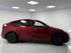 Tesla Model Y Rear-Wheel Drive - ფოტო 3