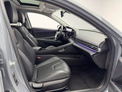 Hyundai Elantra 1.5L CVT Luxury - ფოტო 12