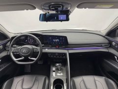 Hyundai Elantra 1.5L CVT Luxury - ფოტო 13