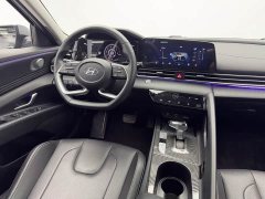Hyundai Elantra 1.5L CVT Luxury - ფოტო 19