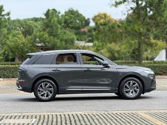 Lincoln Explorer 2.0T Two-Wheel Drive Premium - ფოტო 4