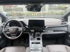 Toyota Sienna 2021 2.5L Hybrid Platinum Edition - ფოტო 12