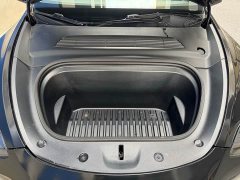 Tesla Model Y Rear-Wheel Drive - ფოტო 17