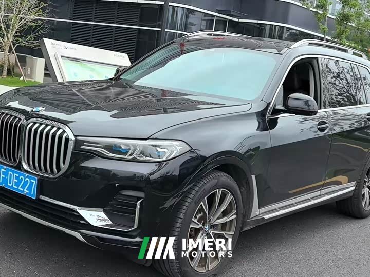 BMW X7 xDrive40i Luxury Package - ავტომობილი ჩინეთიდან