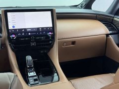Toyota Vellfire Crown Hybrid 2.5L Premium Edition - ფოტო 8