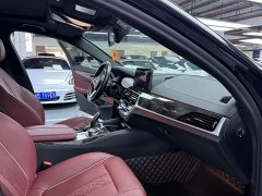 BMW 5 Series 525Li M Sport Package - ფოტო 11