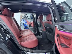 BMW 5 Series 530Li Premier M Sport Package - ფოტო 13