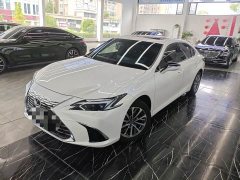 Lexus ES 200 Premium Edition - ფოტო 1