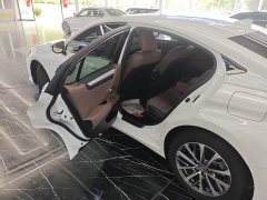 Lexus ES 200 Premium Edition - ფოტო 4