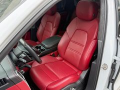 Porsche 2020 Cayenne Turbo 4.0T - ფოტო 11