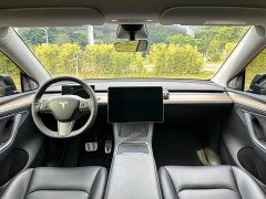 Tesla Model Y Rear-Wheel Drive - ფოტო 13