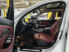 BMW 3 Series 320Li M Sport Package - ფოტო 9