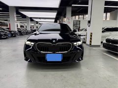 BMW 5 Series 530Li Luxury M Sport Package - ფოტო 2