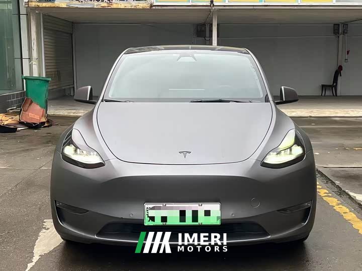 Tesla Model Y Standard Range RWD