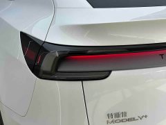 Tesla Model Y Long Range All-Wheel Drive - ფოტო 16