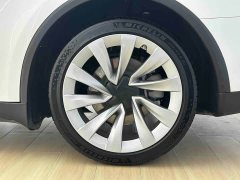 Tesla Model Y Long Range All-Wheel Drive - ფოტო 17