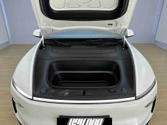 Tesla Model Y Long Range All-Wheel Drive - ფოტო 7