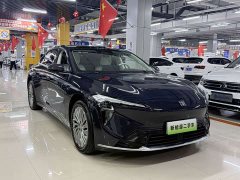 Buick Zhijing L7 Extended Range Avvia - ფოტო 3