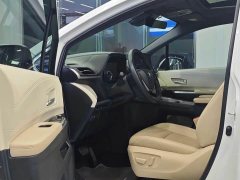 Toyota Sienna 2.5L Hybrid Premium Edition - ფოტო 6