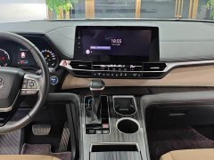 Toyota Sienna 2.5L Hybrid Premium Edition - ფოტო 8