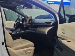 Toyota Sienna 2.5L Hybrid Premium Edition - ფოტო 9