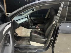 Tesla Model Y Rear-Wheel Drive - ფოტო 6