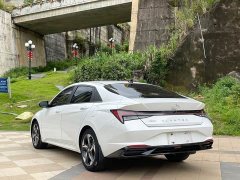Hyundai Elantra 1.5L CVT Luxury - ფოტო 9