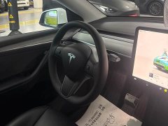 Tesla Model Y Rear-Wheel Drive - ფოტო 4