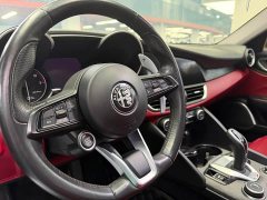 Alfa Romeo Giulia 2.0T 280HP Luxury - ფოტო 4