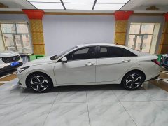 Hyundai Elantra 1.5L CVT Luxury - ფოტო 12