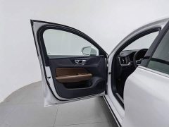 Volvo S60 B4 Smart Luxury Edition - ფოტო 8