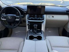 Toyota Land Cruiser (Imported) 2022 VX-R Middle East Version - ფოტო 8