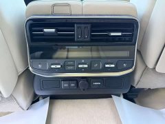 Toyota Land Cruiser (Imported) 2022 VX-R Middle East Version - ფოტო 9